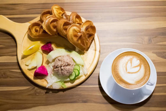 สารเติมแต่งอาหารที่ได้รับการรับรองจากโคเชอร์โมโนกลีเซอไรด์กลั่นสำหรับกาแฟไวท์เทนเนอร์
